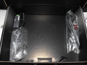 msi-x320-unboxing-011