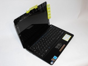 ASUS Eee PC 1101HA - Side