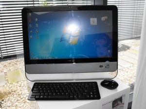 ASUS EeeTop ET2002T - 1