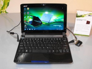 Acer Aspire One 532G Hands On - 01
