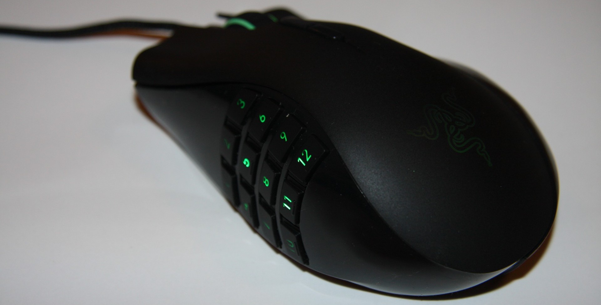 Razer-Naga-05-e1349791013635.jpg