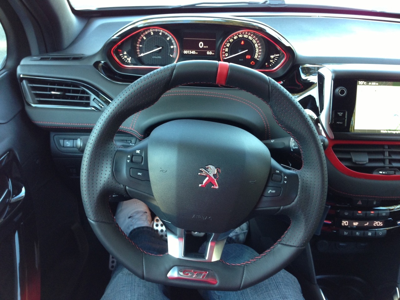 Peugeot 208 Gti Kleinwagen Mit 200ps Newgadgets De