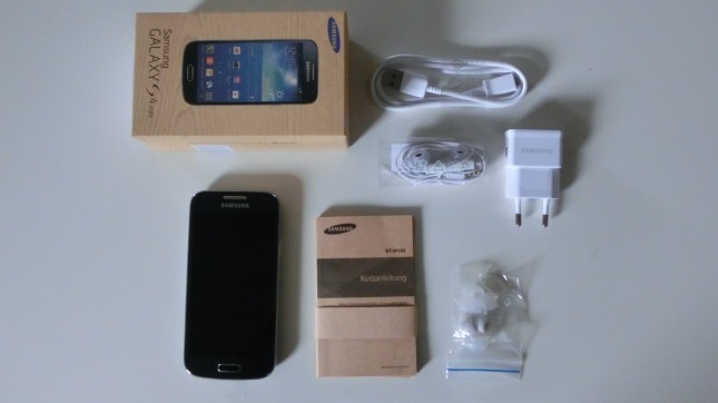 Galaxy S4 Mini Hands On - 1