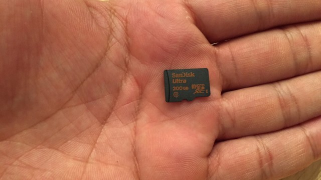 SanDisk 200GB - 1