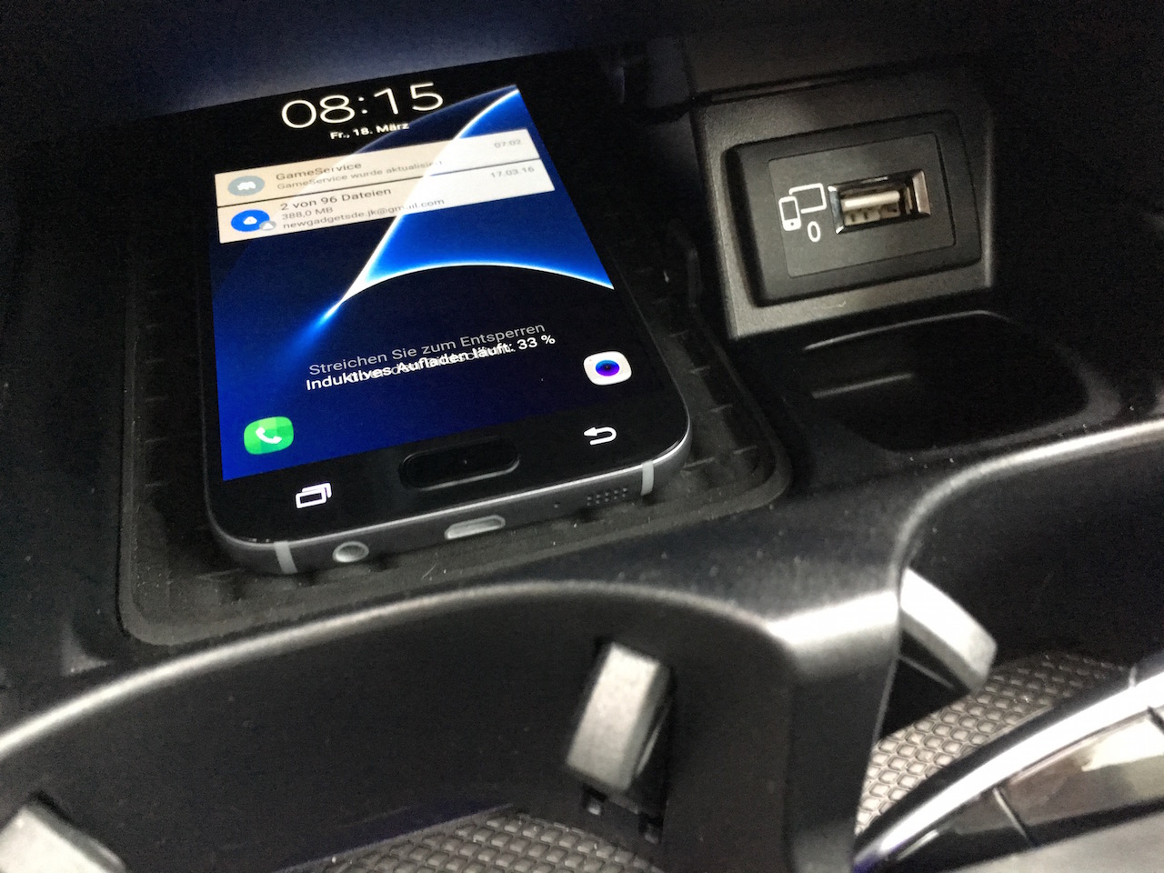 Mercedes-Benz E-Klasse W213 Smartphone