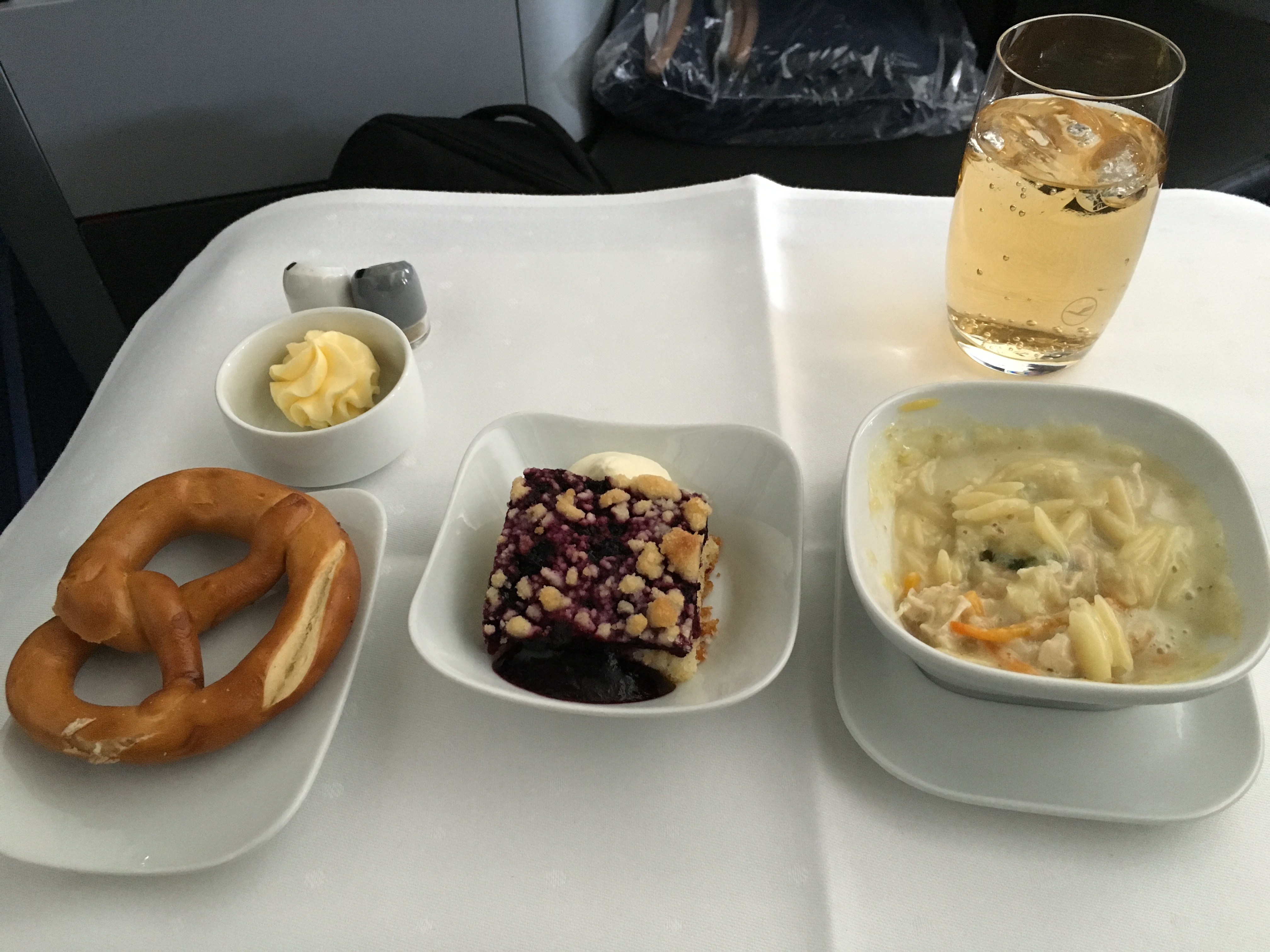 Lufthansa Business Class Abendessen