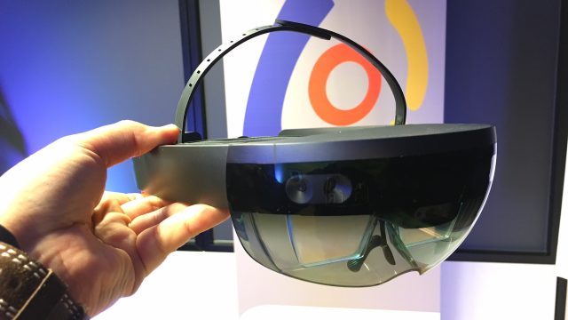 microsoft-hololens-2