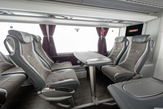 Weltpremiere: Der neue Setra Doppelstockbus S 531 DT der TopClass 500