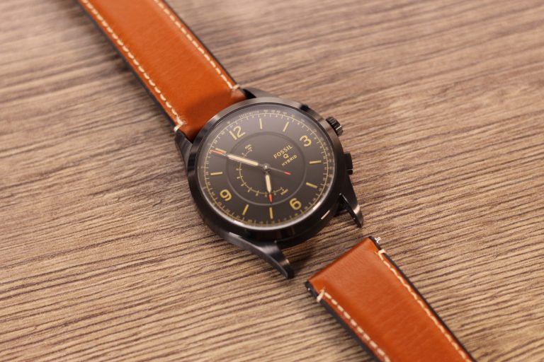 fossil hybrid smartwatch q activist