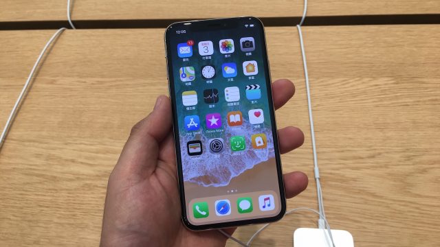 Apple iPhone X - 4