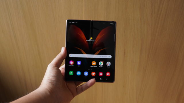 Samsung Galaxy Z Fold 2 - 5