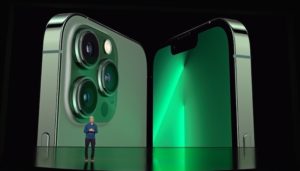 Apple iPhone 13 Green 2